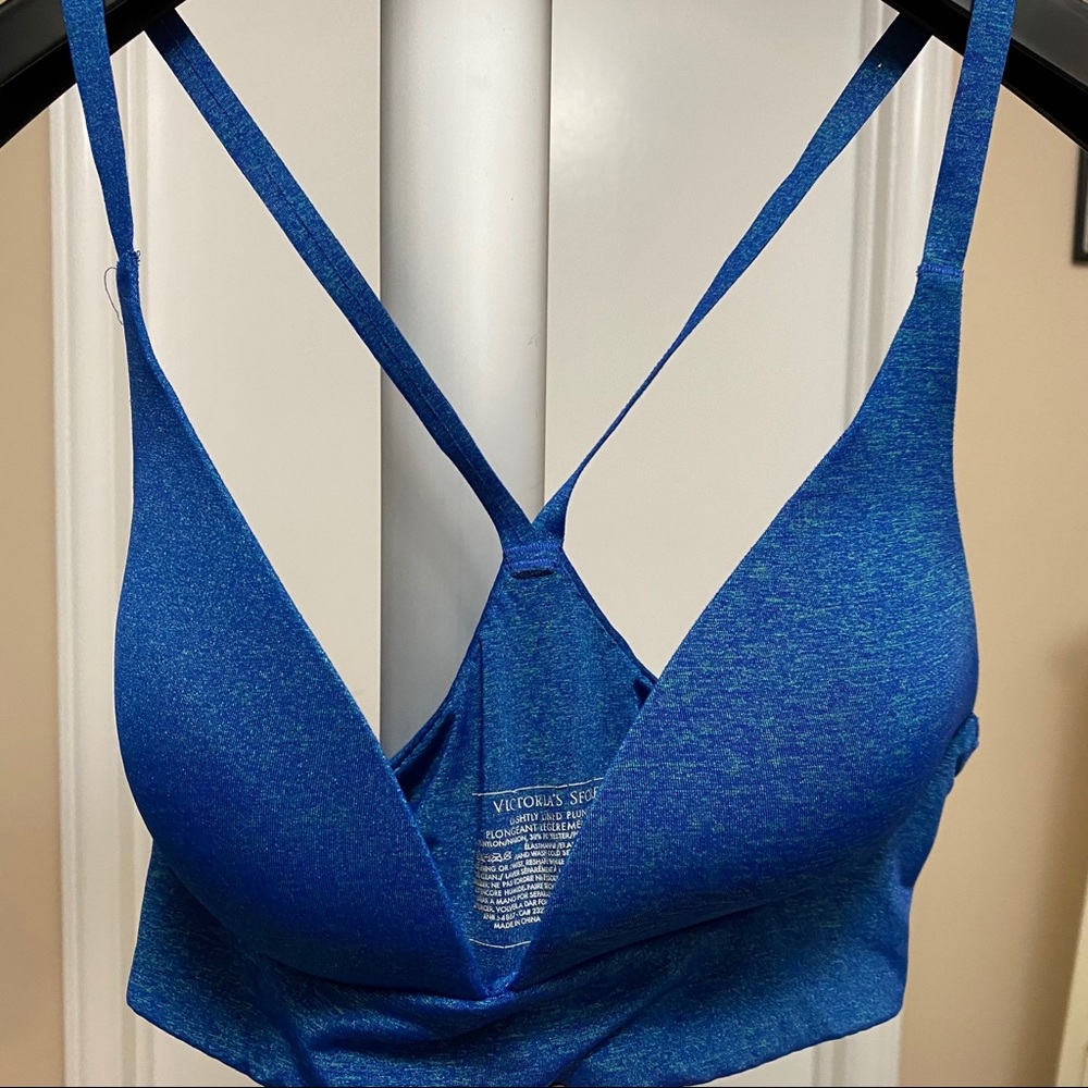 Victoria’s Secret lightly lined wireless bra 32C